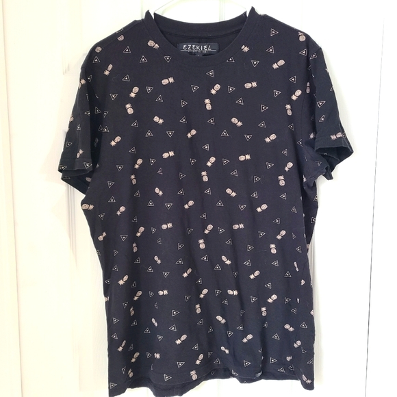 Ezekiel 90s Inspired Pineapple Triangle Design T-Shirt - EUC size large - Picture 1 of 3